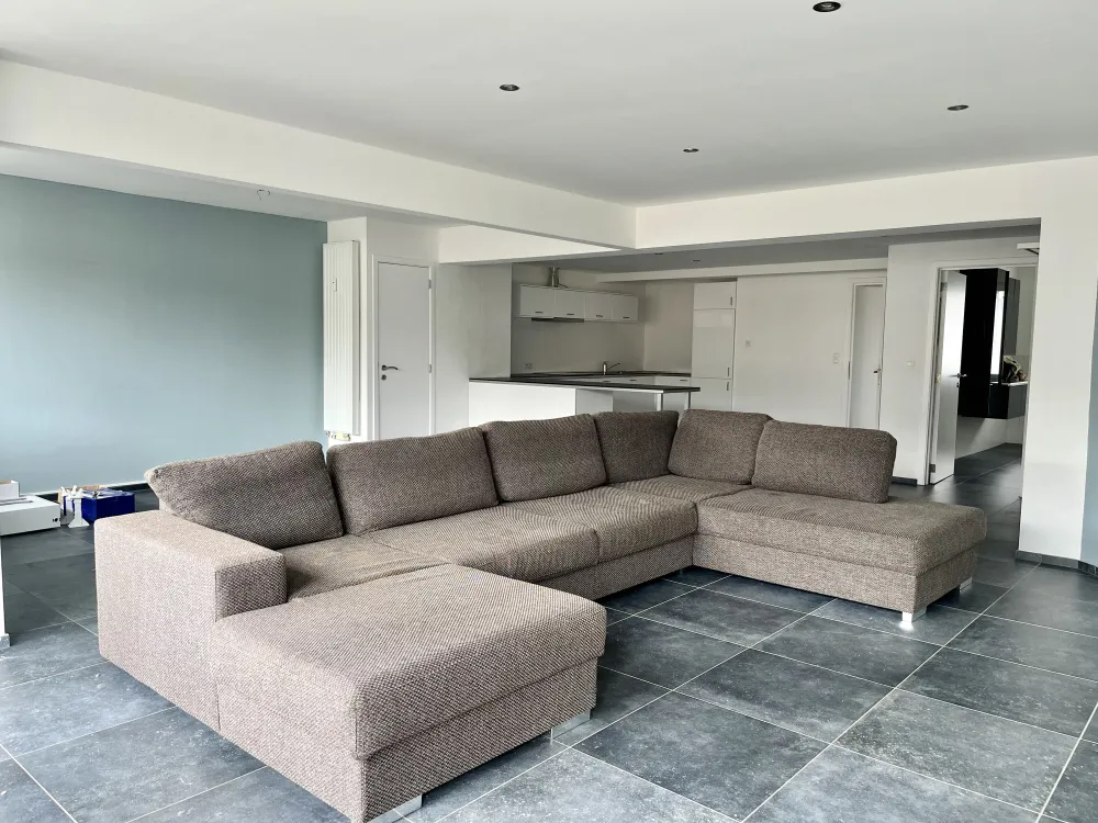 Appartement lumineux situé au 7ème étage (avec ascenseur)