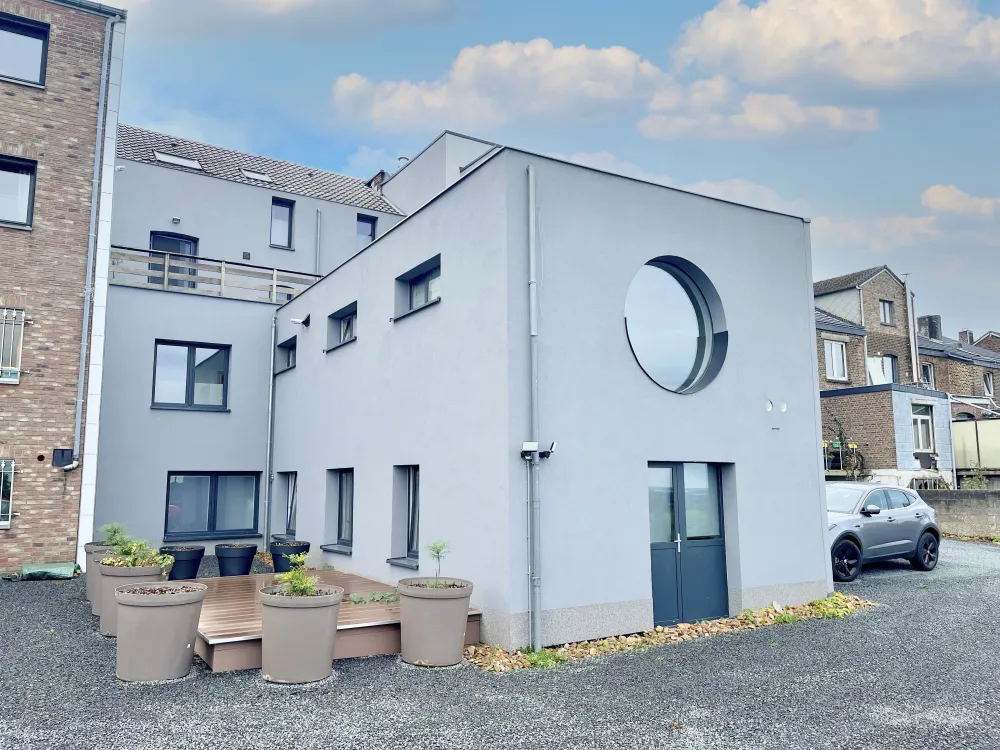Grand duplex avec terrasse et garage