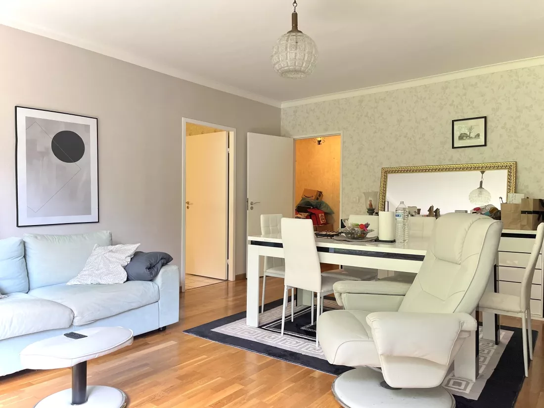 Appartement très lumineux de 2 chambres avec emplacement de parking