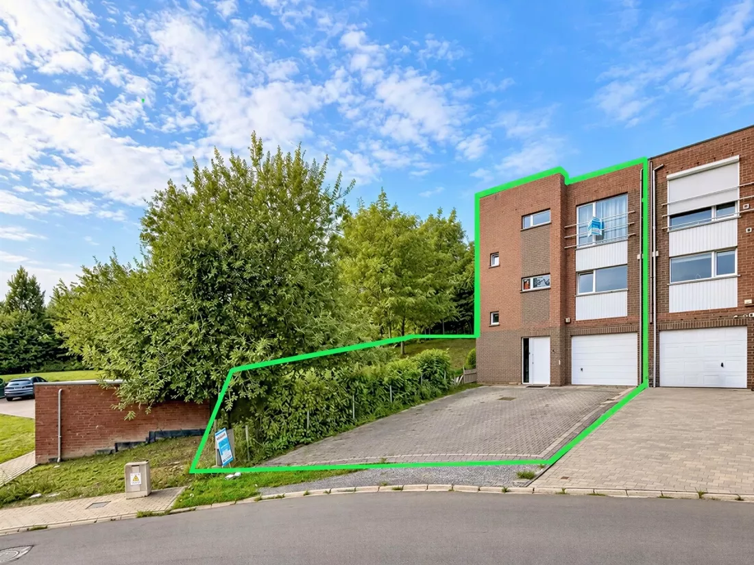 Maison bel-étage 3 façades avec terrasse et jardin